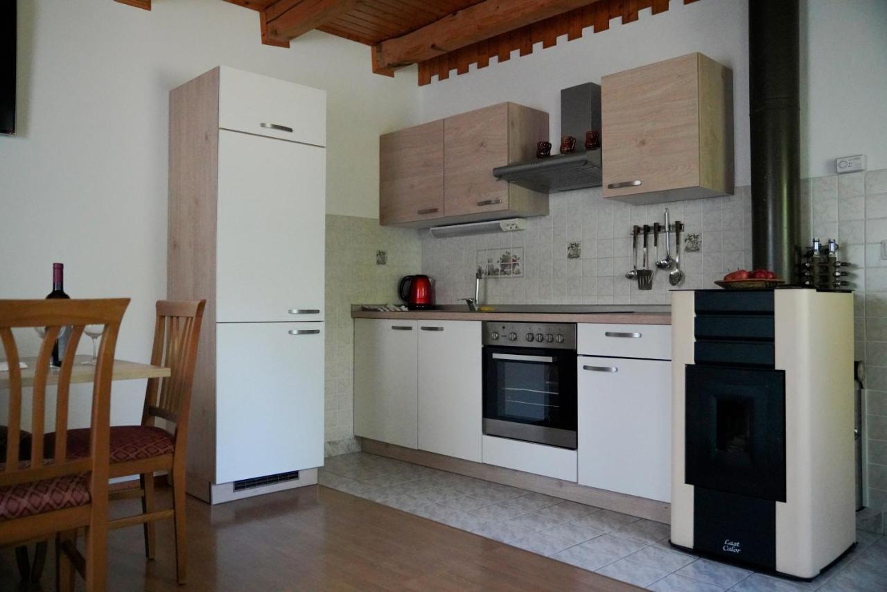 Holiday House Zeleni Gaj โบเว็ก ภายนอก รูปภาพ