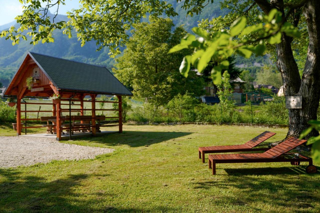Holiday House Zeleni Gaj โบเว็ก ภายนอก รูปภาพ